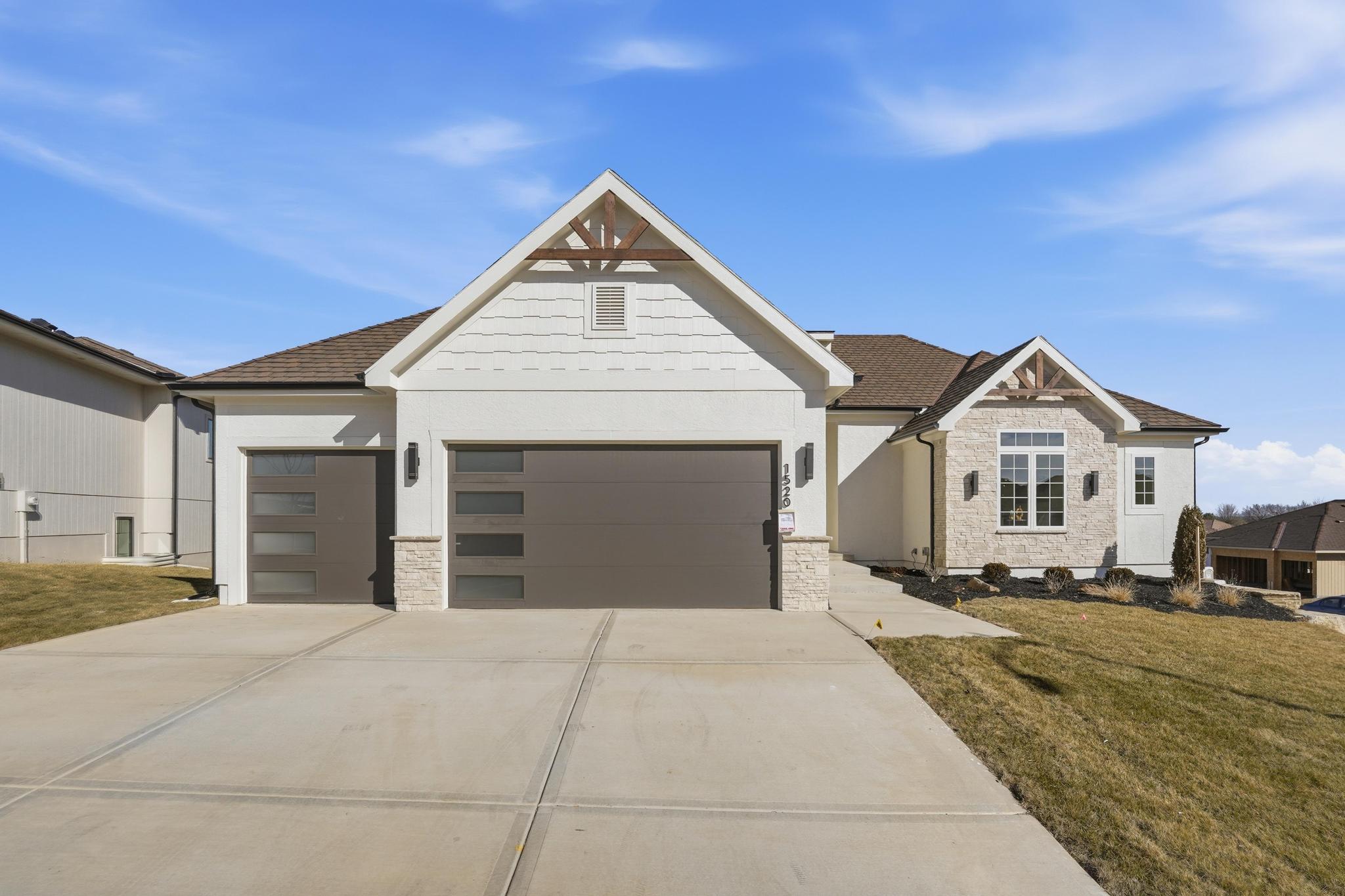 1520 Stewart